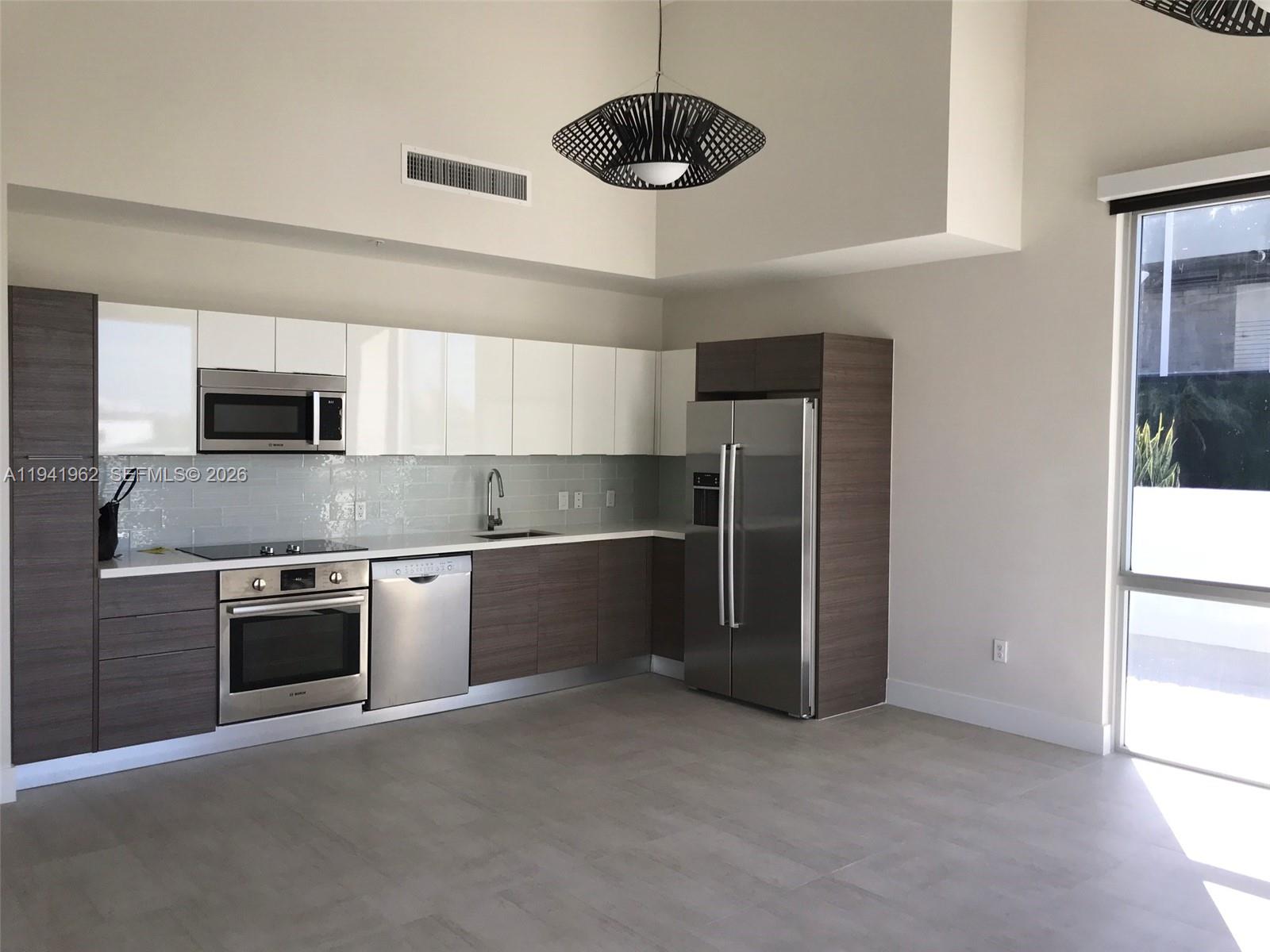 image Brickell Ten Condo2