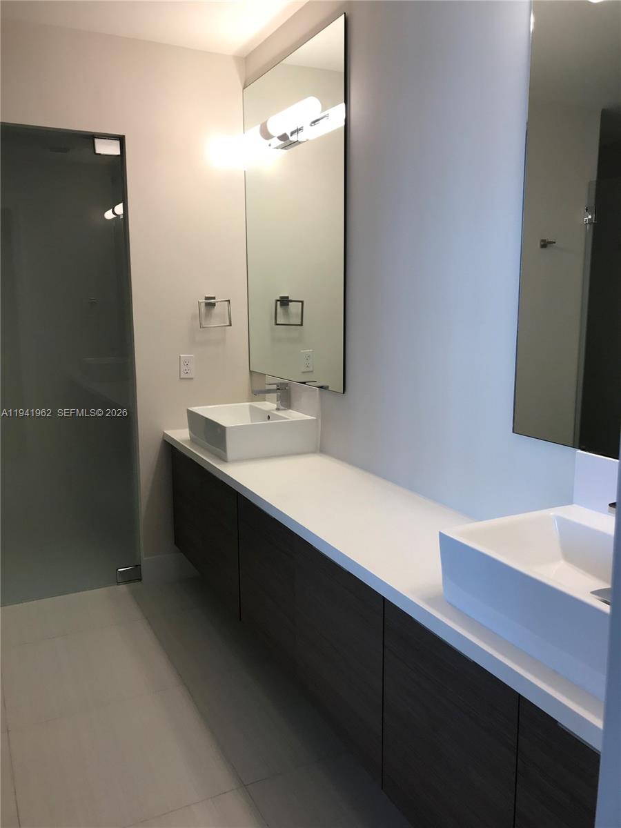 image Brickell Ten Condo30