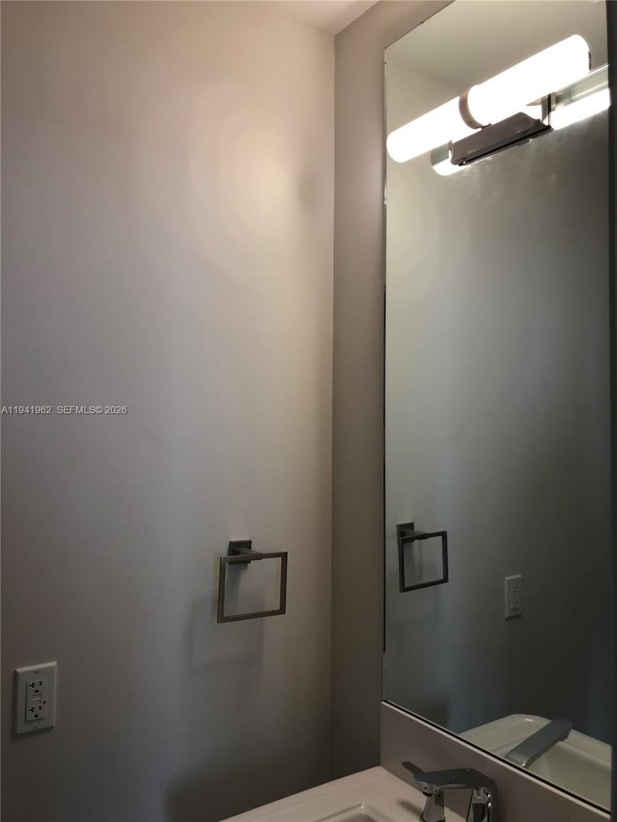 image Brickell Ten Condo32