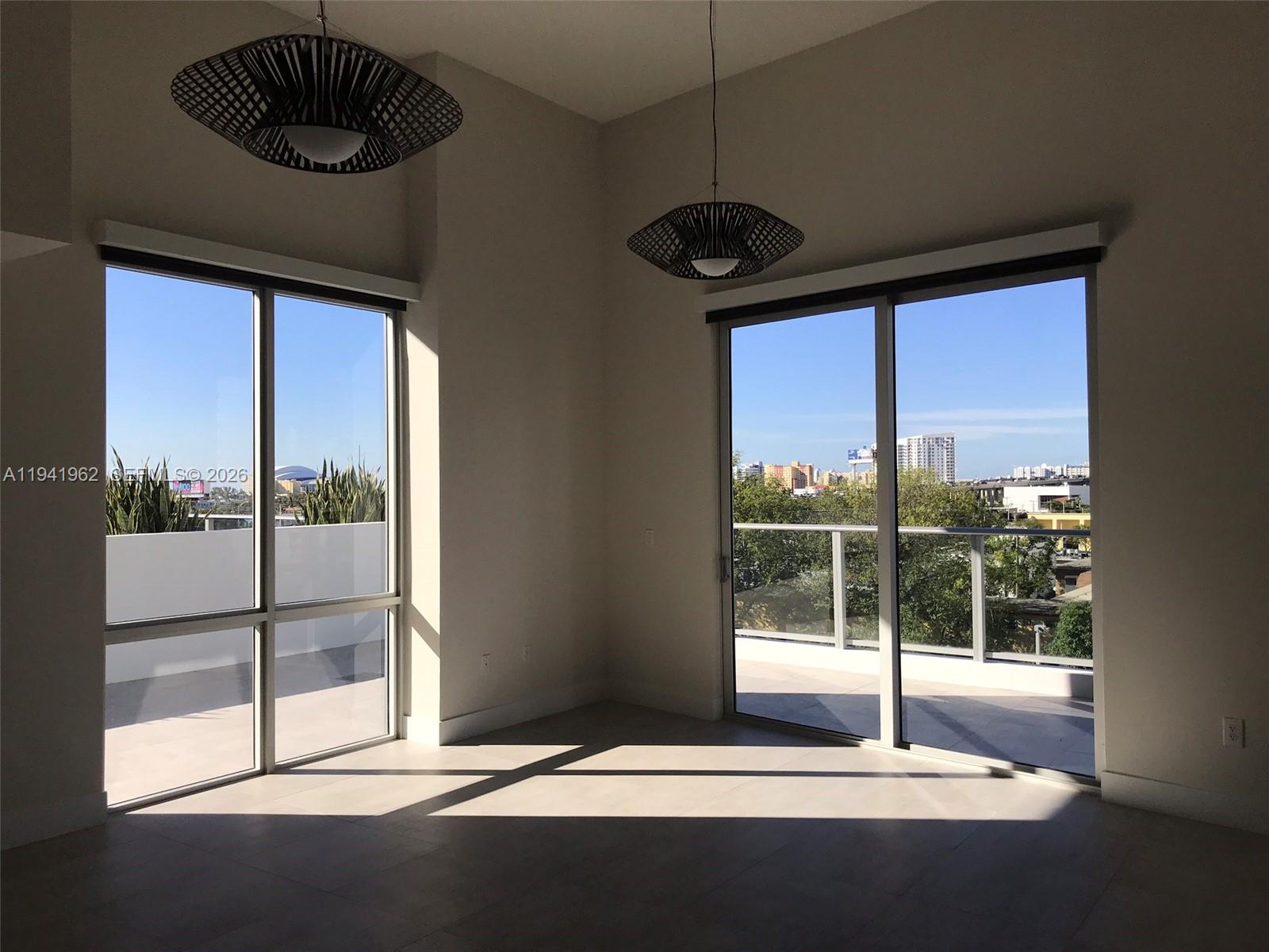 image Brickell Ten Condo35