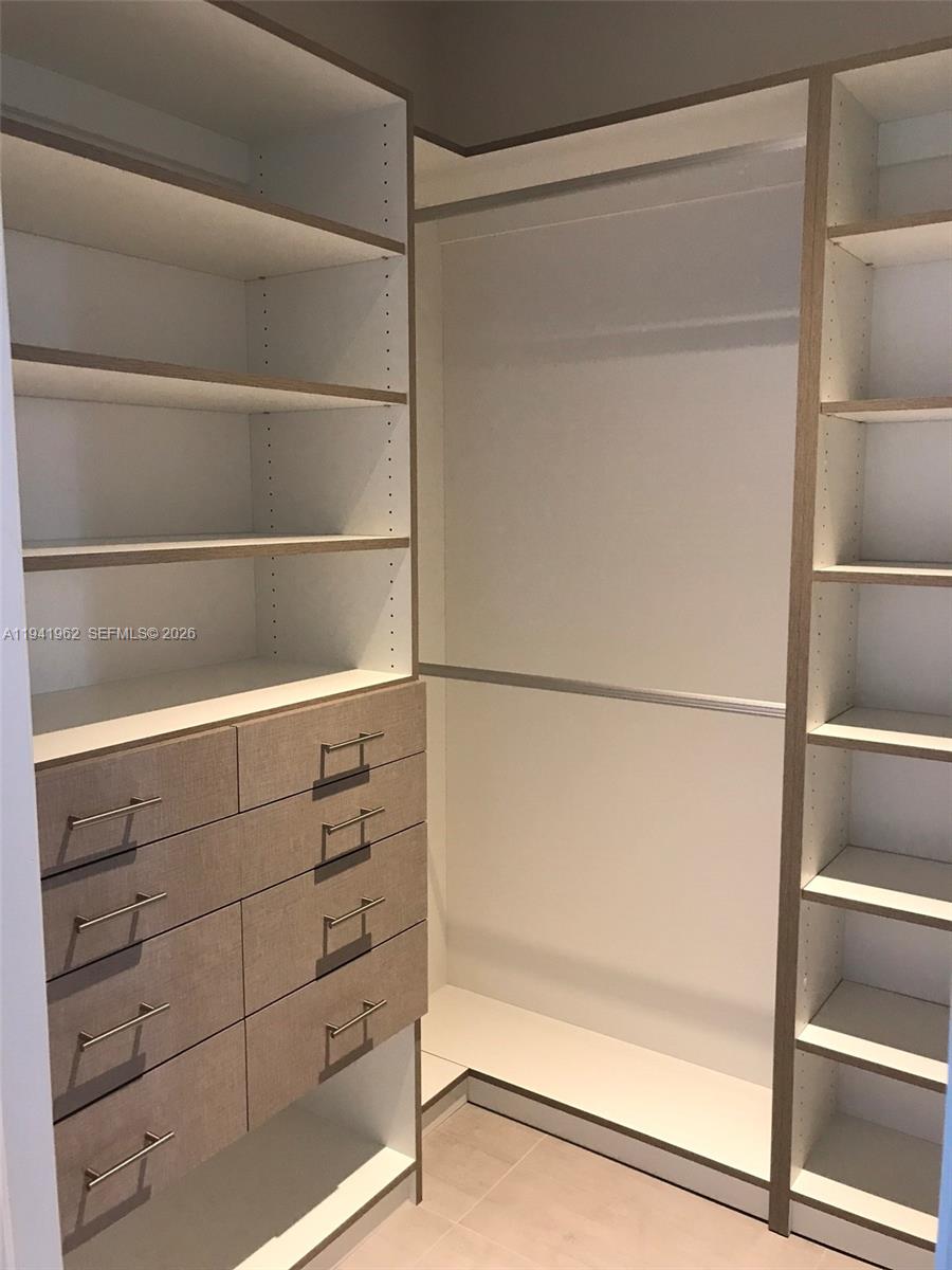 image Brickell Ten Condo3