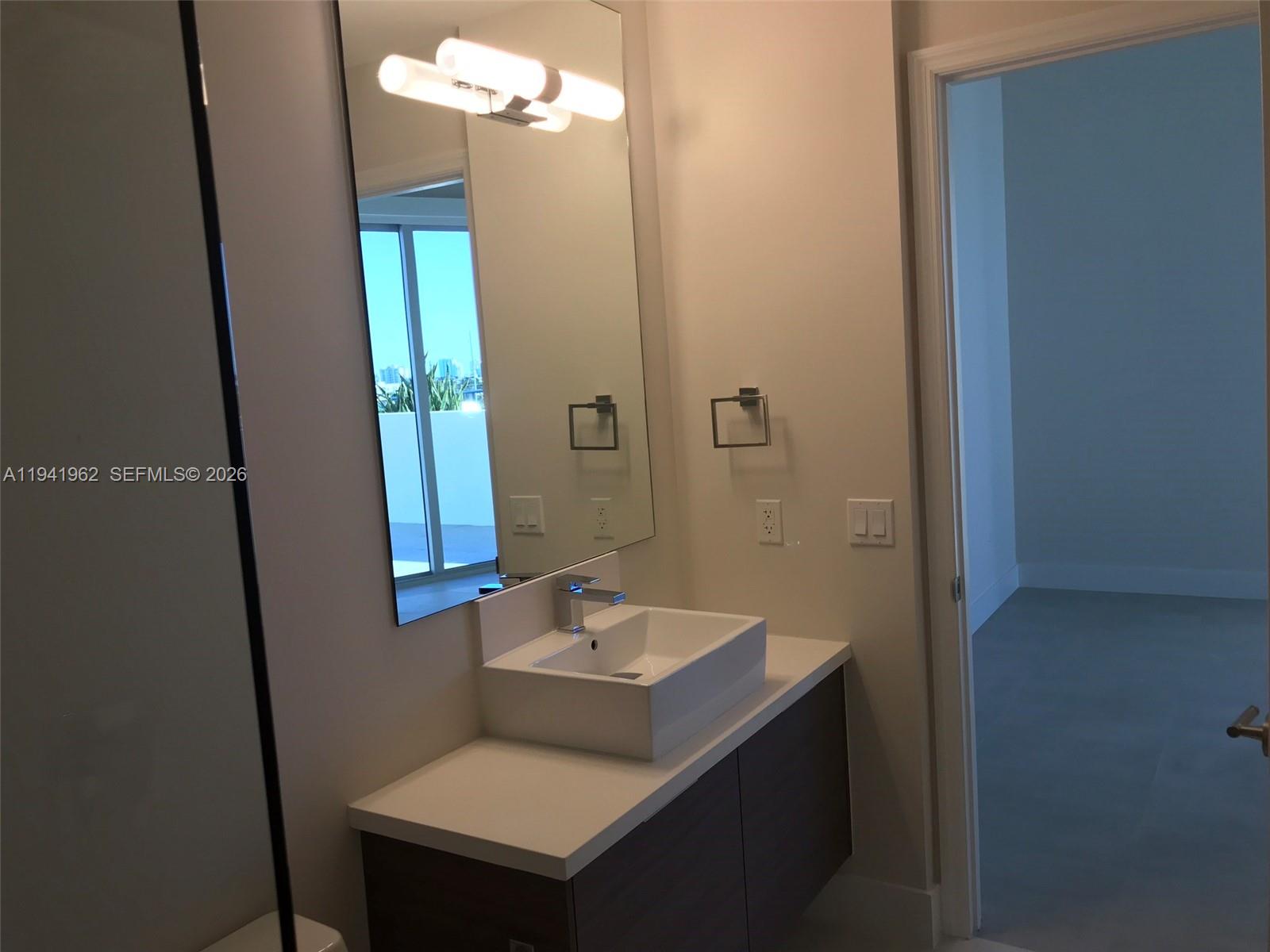 image Brickell Ten Condo48
