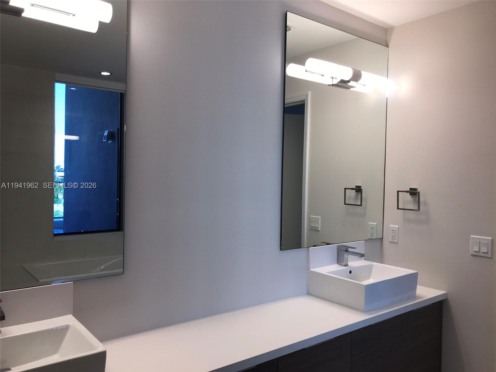 image Brickell Ten Condo4