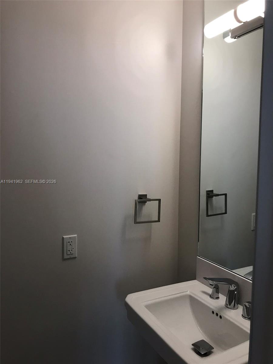 image Brickell Ten Condo53