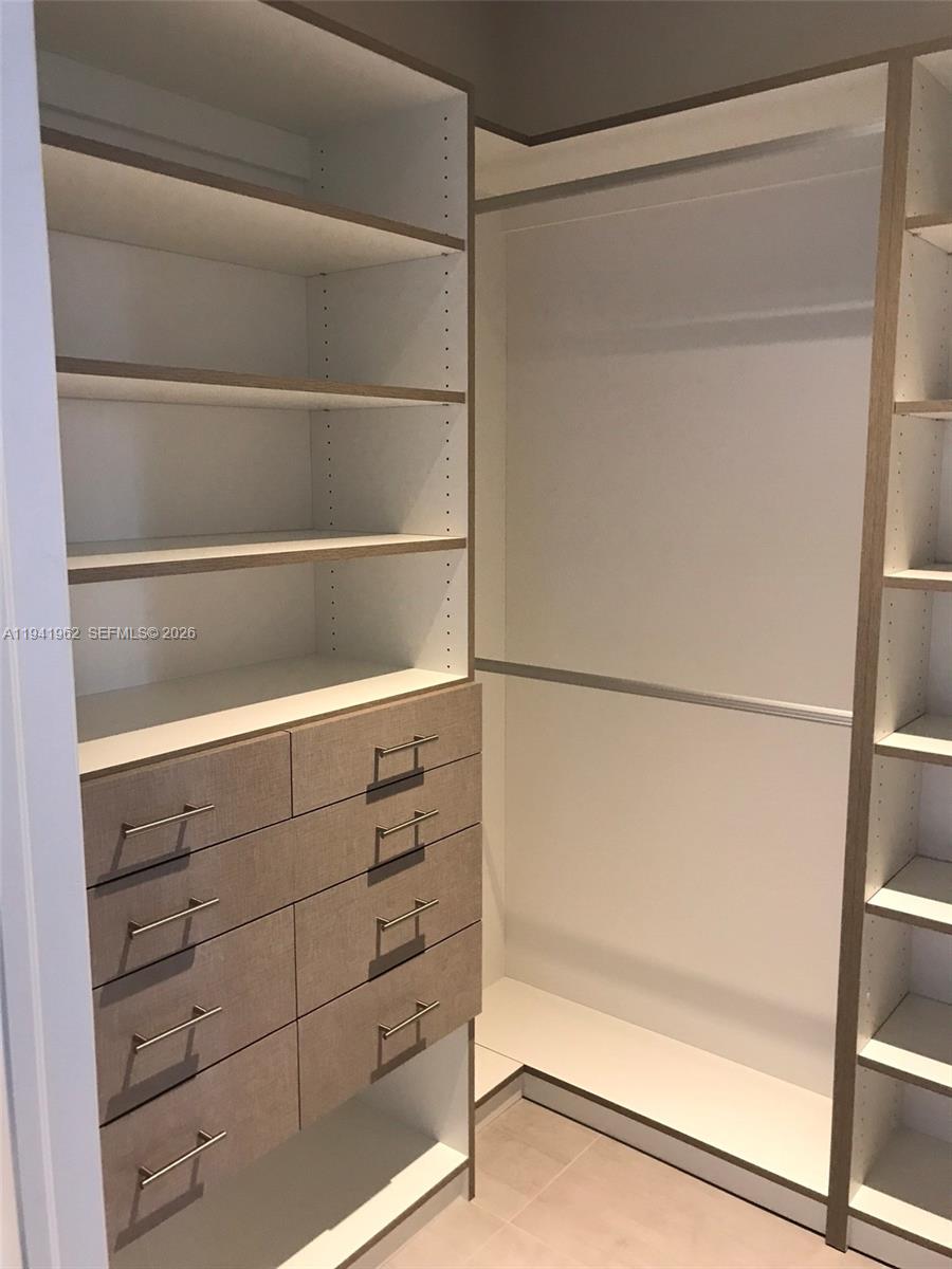 image Brickell Ten Condo58