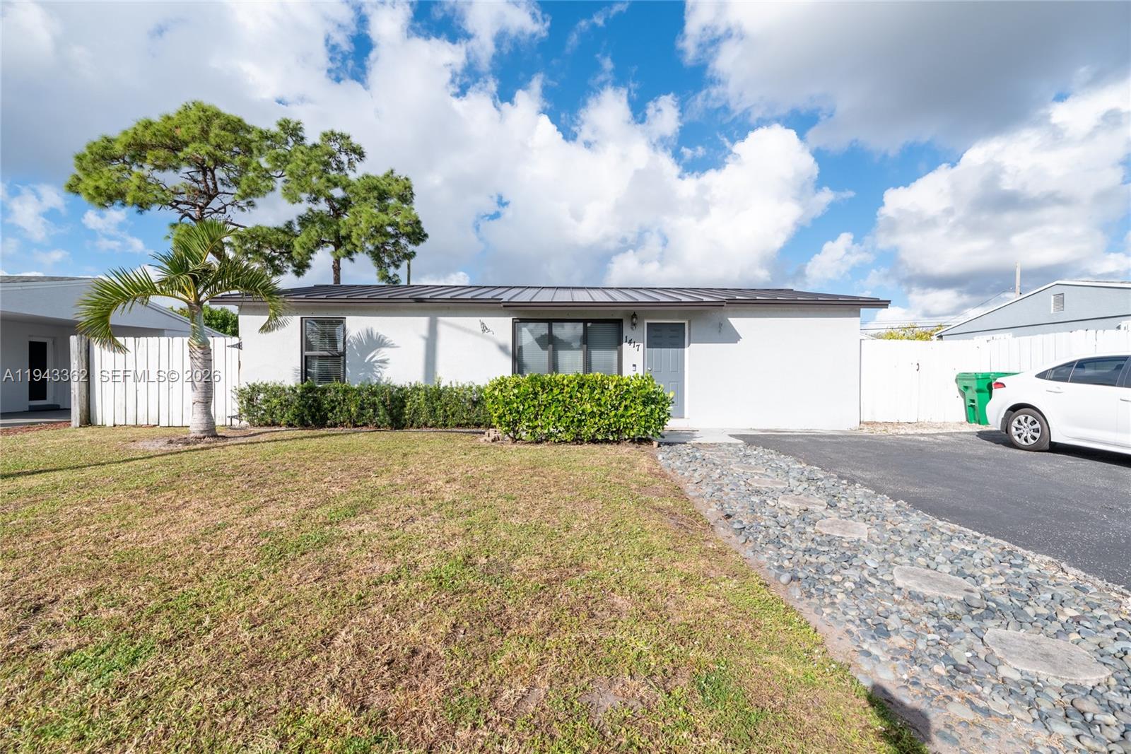 1417 SW 48th Ave Fort Lauderdale, FL 33317