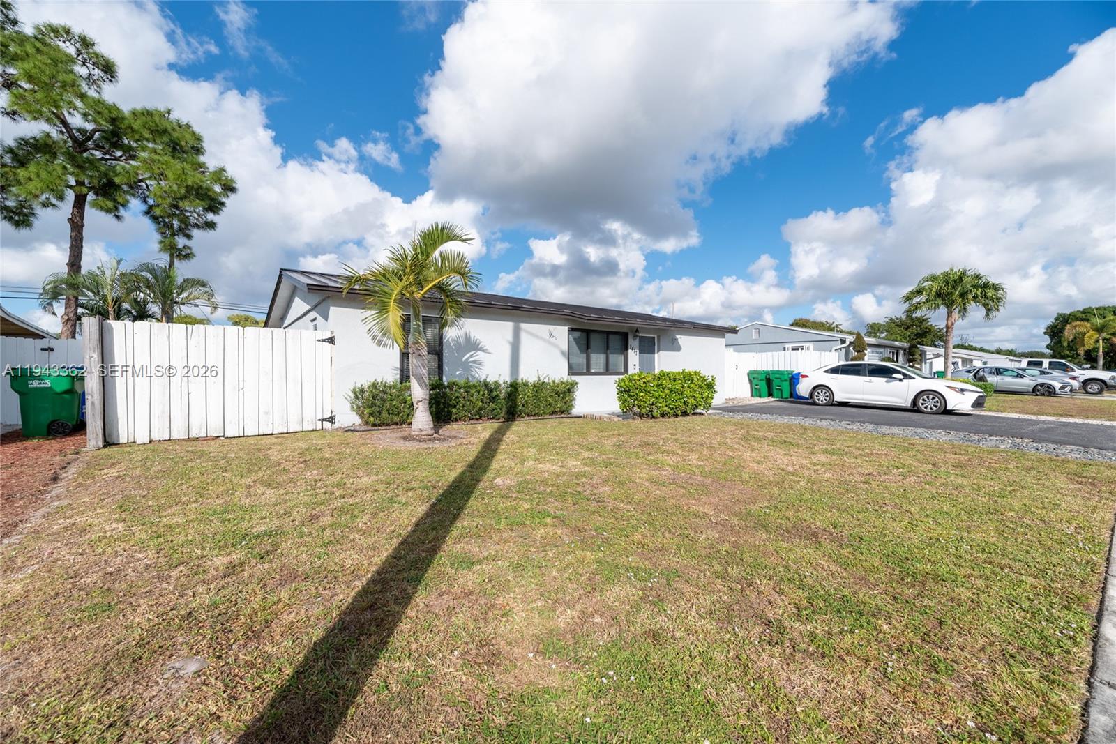1417 SW 48th Ave Fort Lauderdale, FL 33317