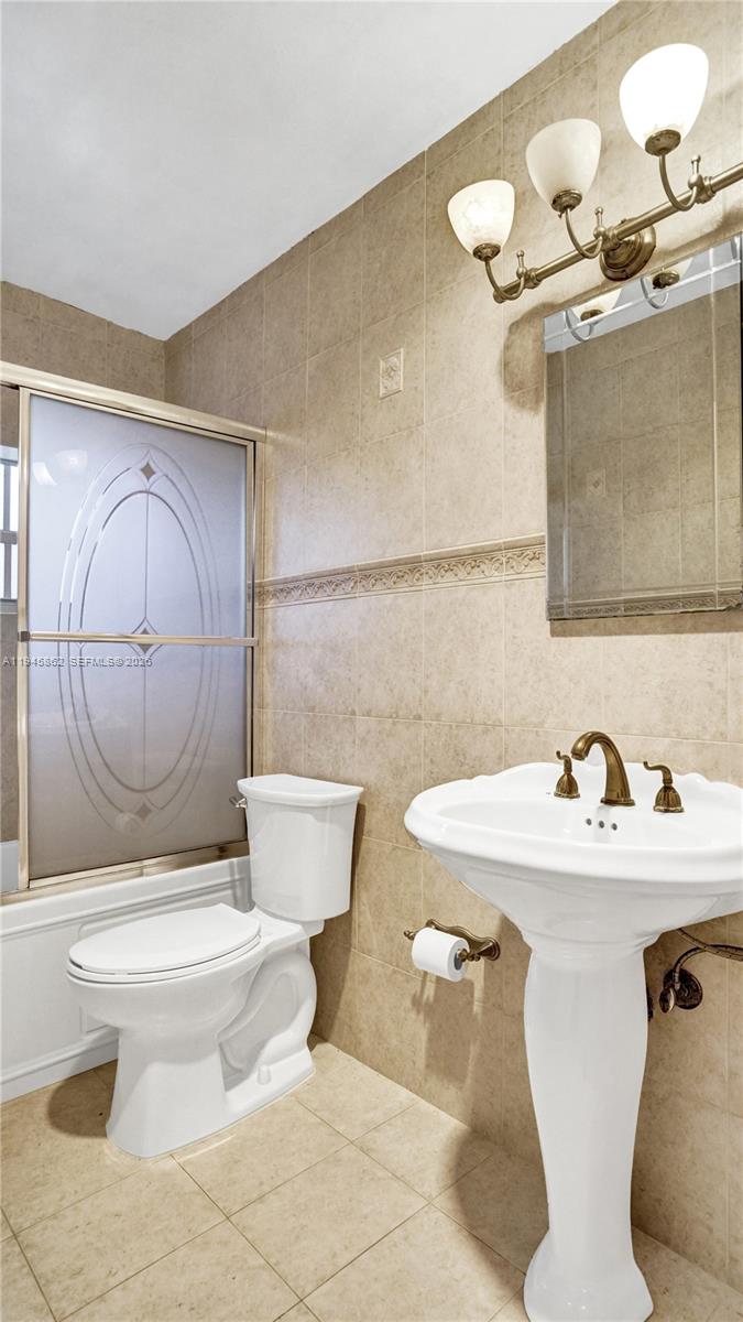 2069 NE 196th Ter North Miami Beach, FL 33179