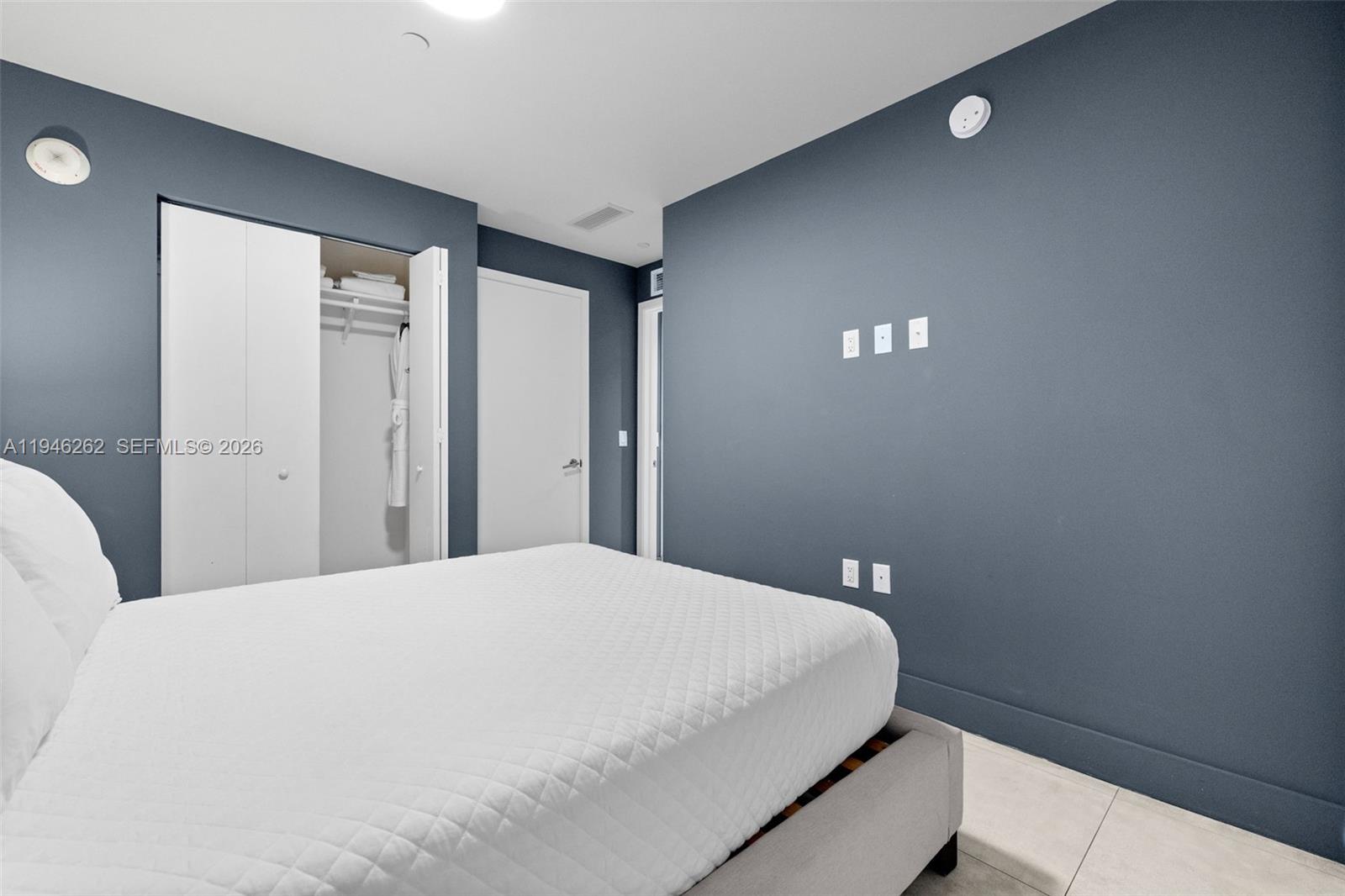 239 SW 9th St #2303 Miami, FL 33130