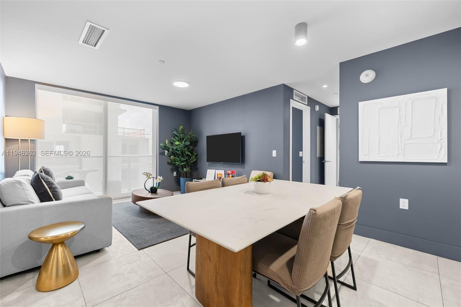 239 SW 9th St #2303 Miami, FL 33130