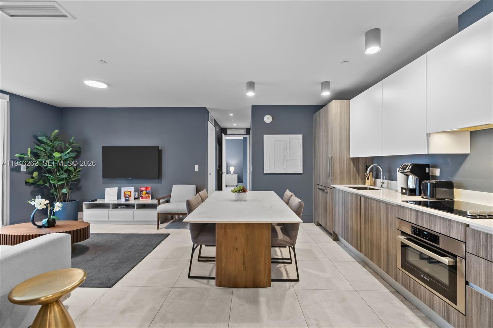 239 SW 9th St #2303 Miami, FL 33130