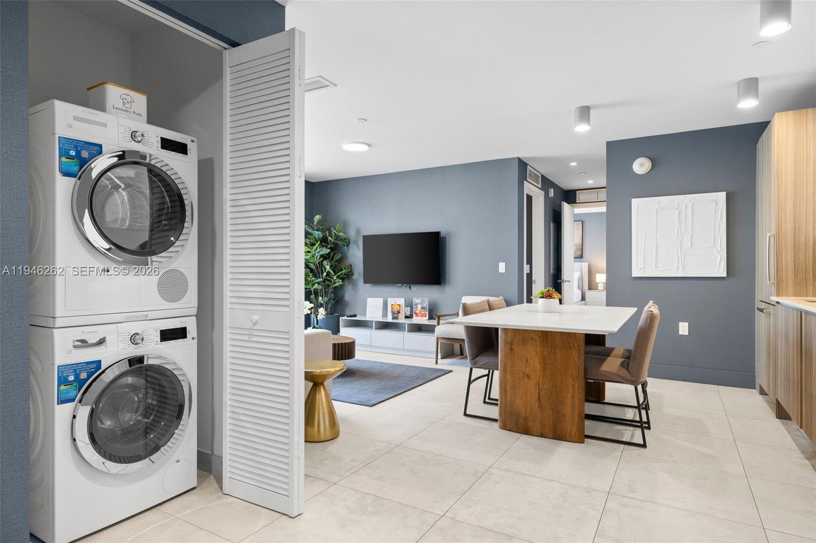 239 SW 9th St #2303 Miami, FL 33130