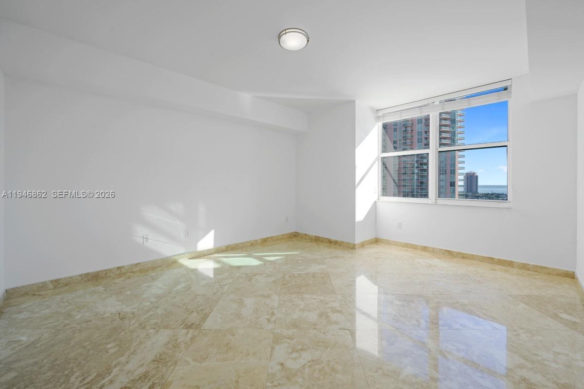 image Aventura Marina Two10