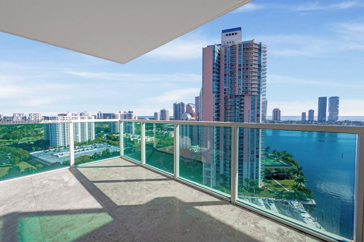 image Aventura Marina Two2