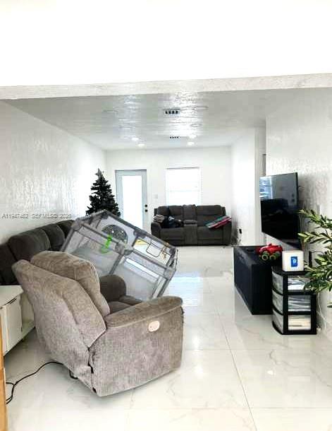 14200 Carver Dr Miami, FL 33176