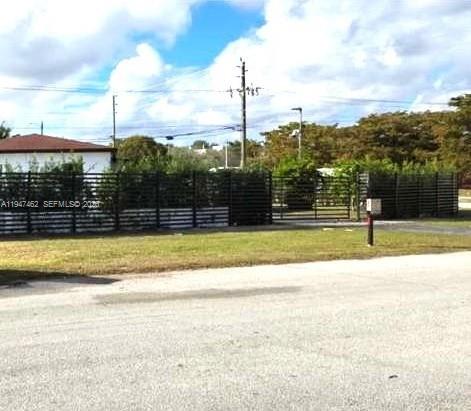 14200 Carver Dr Miami, FL 33176