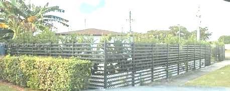 14200 Carver Dr Miami, FL 33176