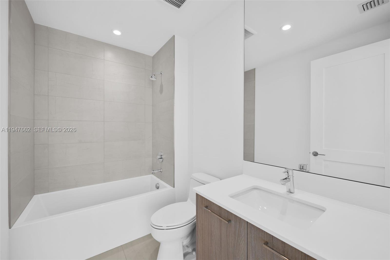 153 N Seabreeze Blvd #1905 Fort Lauderdale, FL 33304