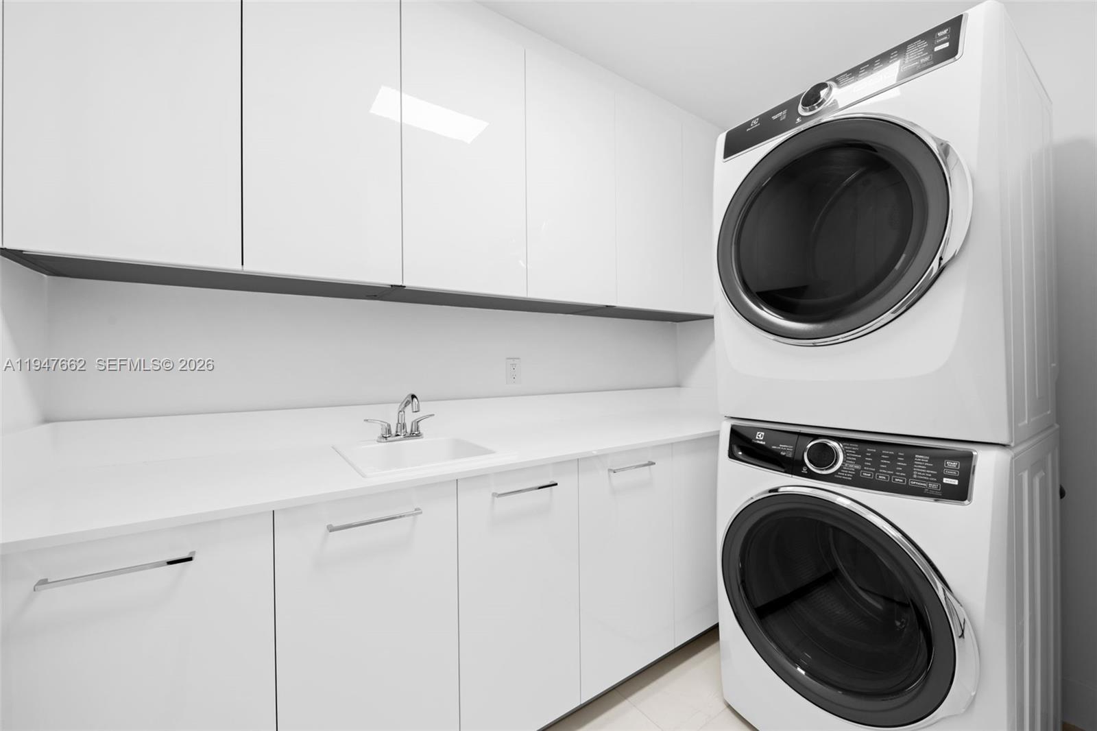 153 N Seabreeze Blvd #1905 Fort Lauderdale, FL 33304