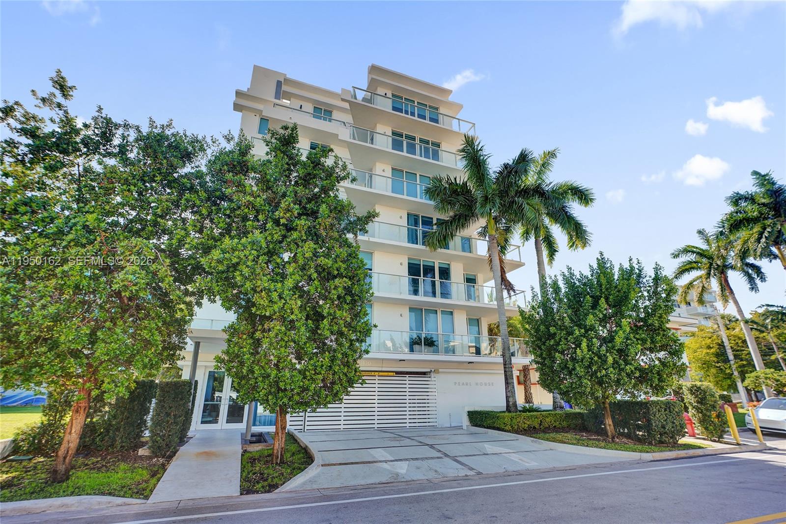 1170 101st St #201 Bay Harbor Islands, FL 33154