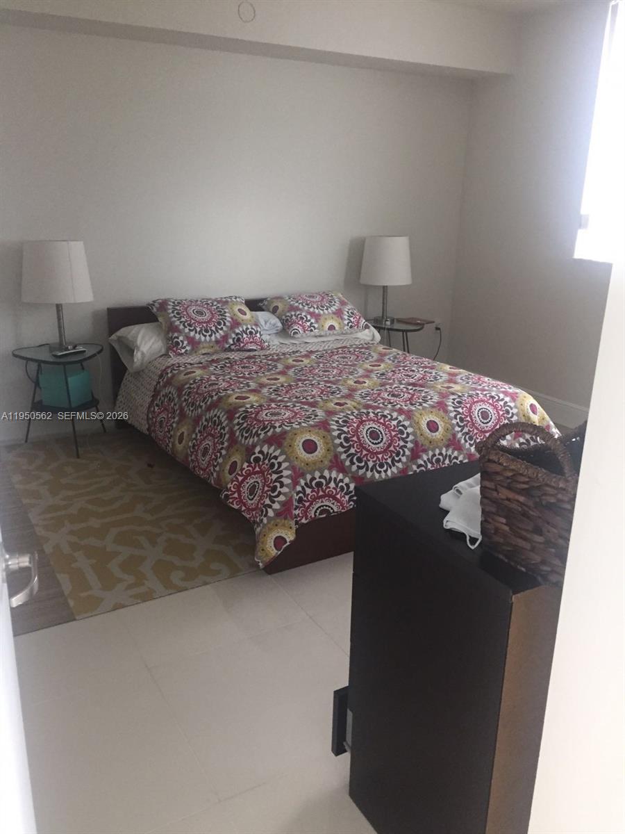 1861 NW S Riv Dr #1002 Miami, FL 33125