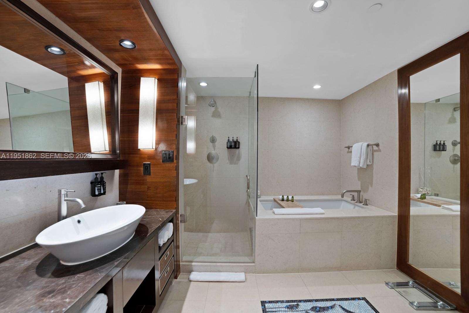 6801 Collins Ave #705 Miami Beach, FL 33141