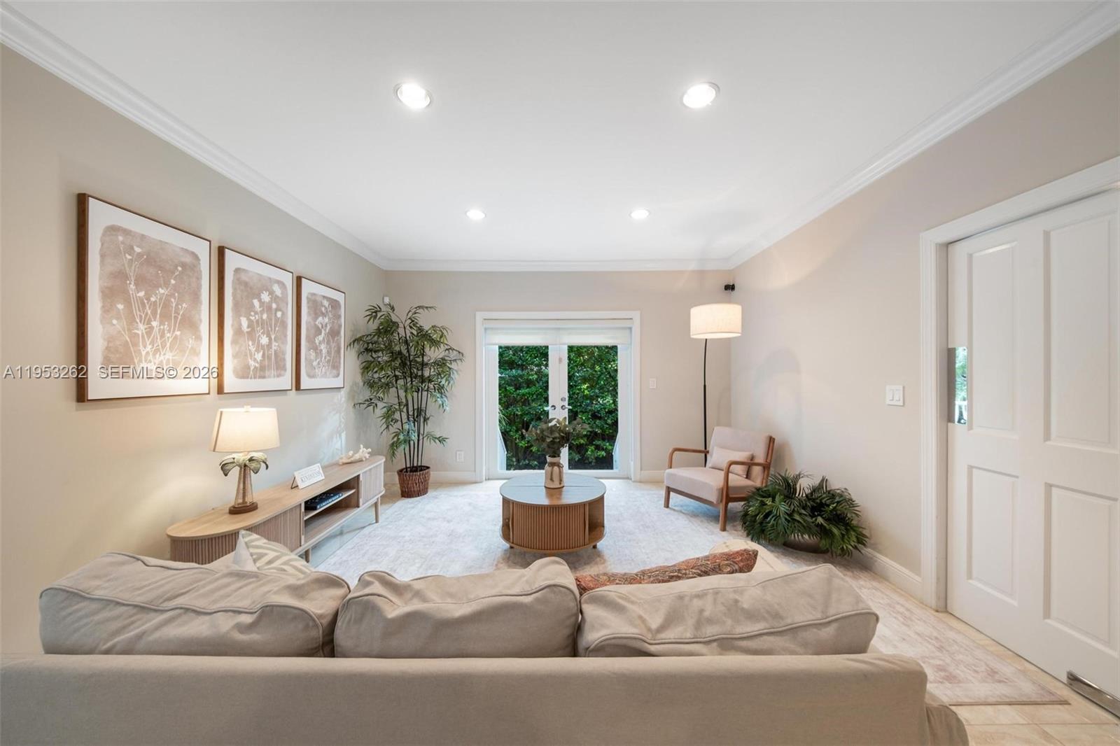 164 W Mashta Dr Key Biscayne, FL 33149