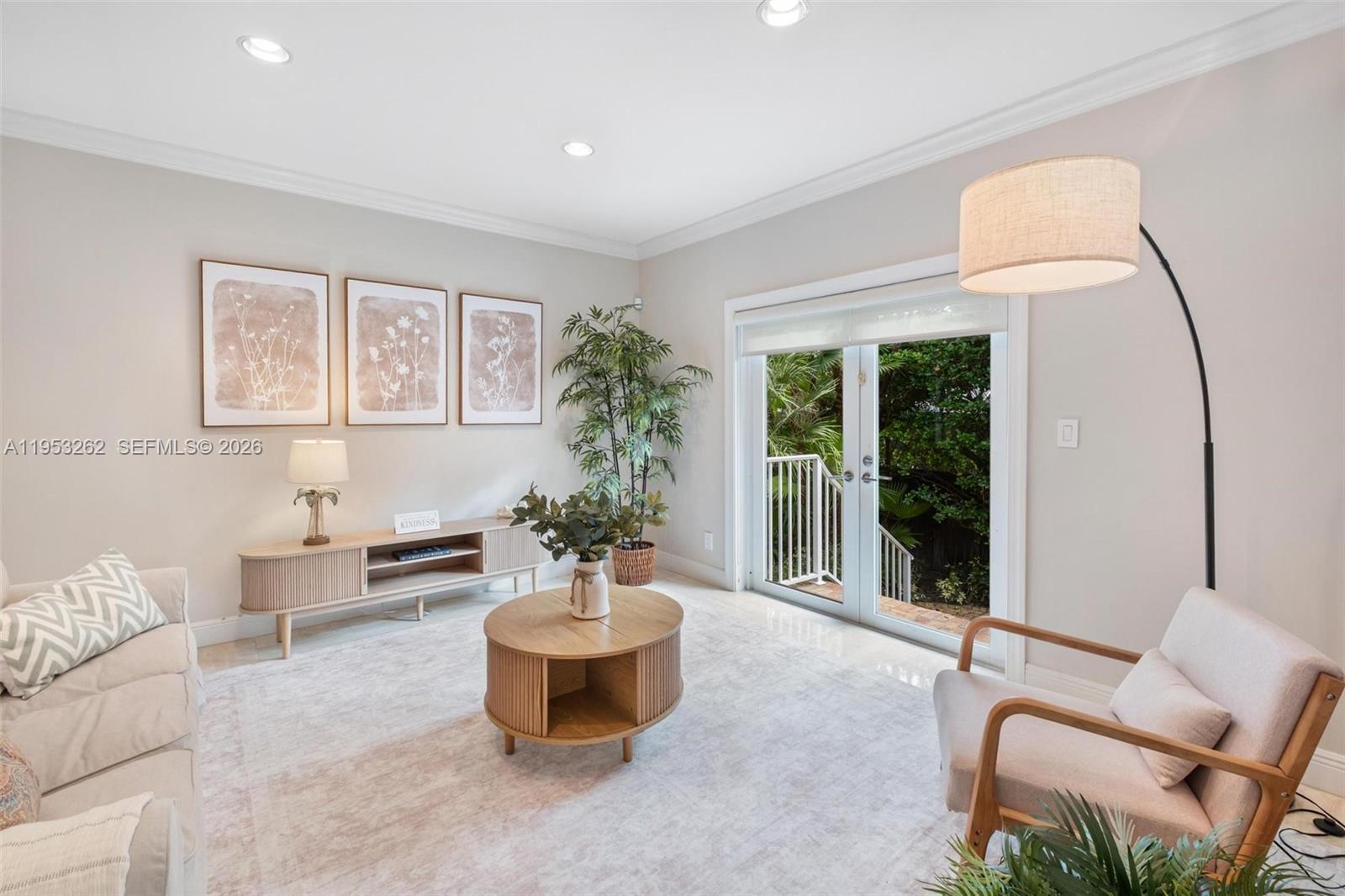 164 W Mashta Dr Key Biscayne, FL 33149