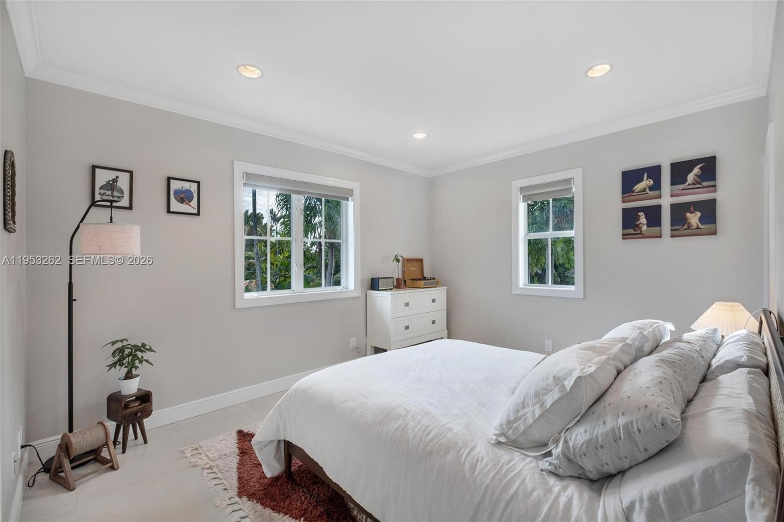 164 W Mashta Dr Key Biscayne, FL 33149