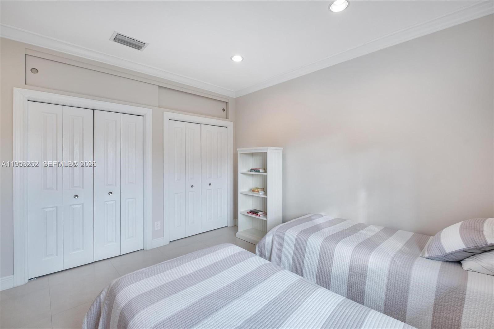 164 W Mashta Dr Key Biscayne, FL 33149