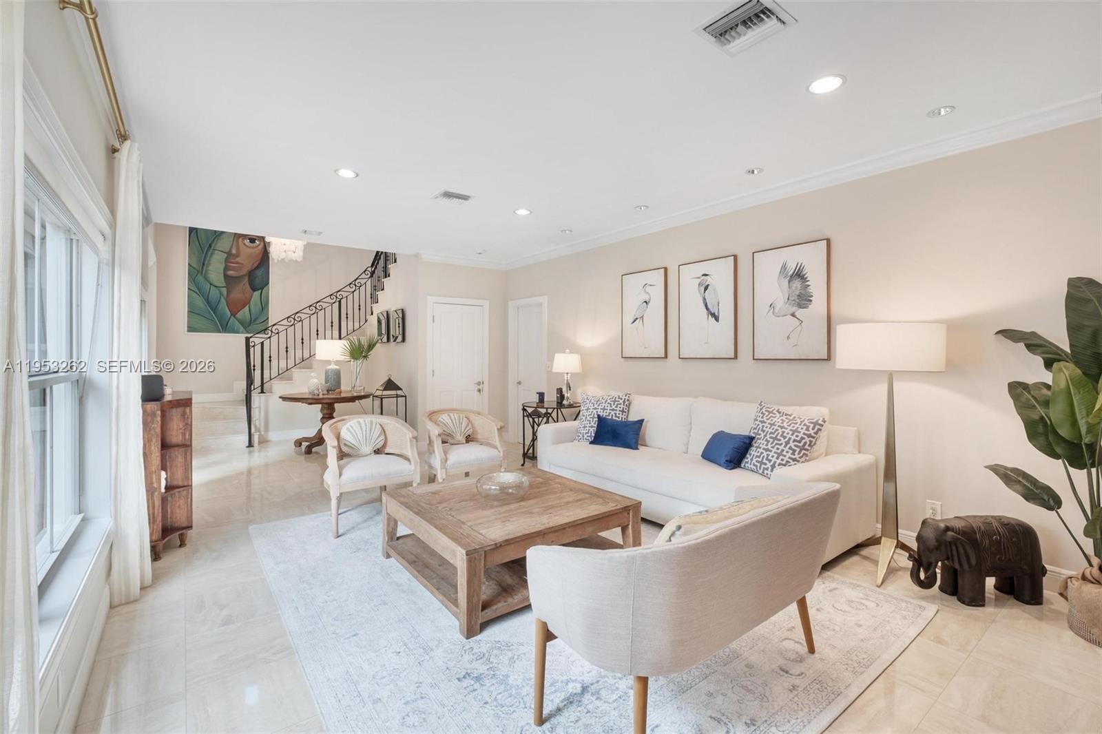 164 W Mashta Dr Key Biscayne, FL 33149