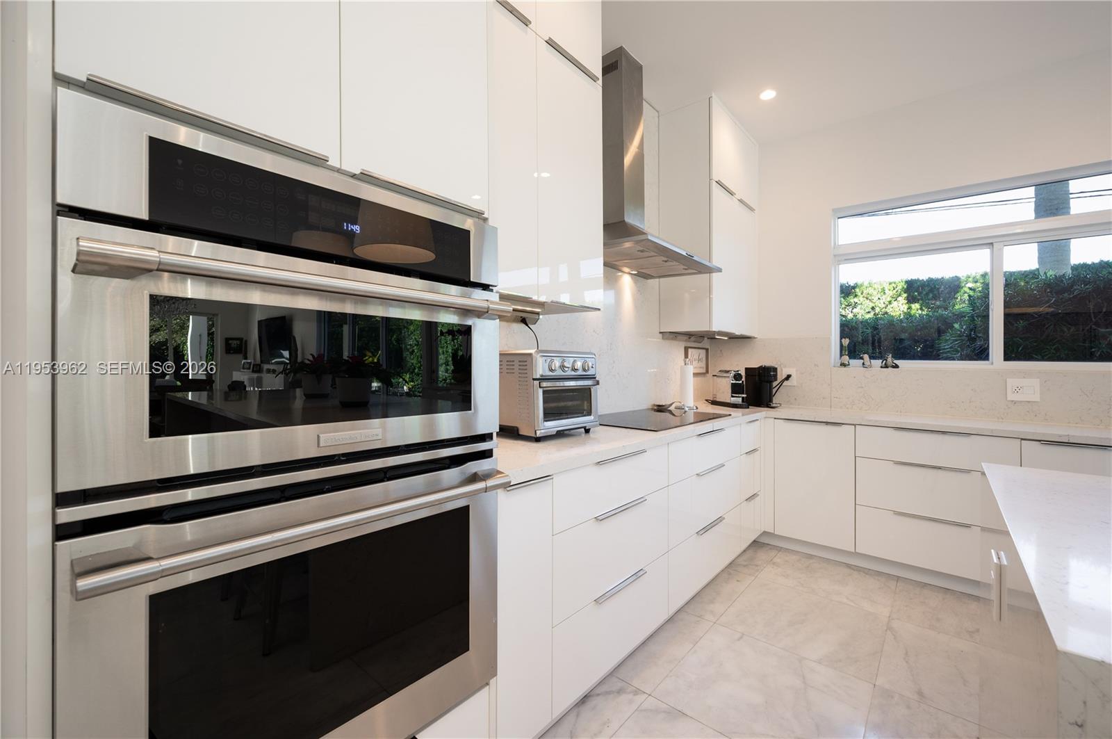 6355 SW 114th St #- Pinecrest, FL 33156