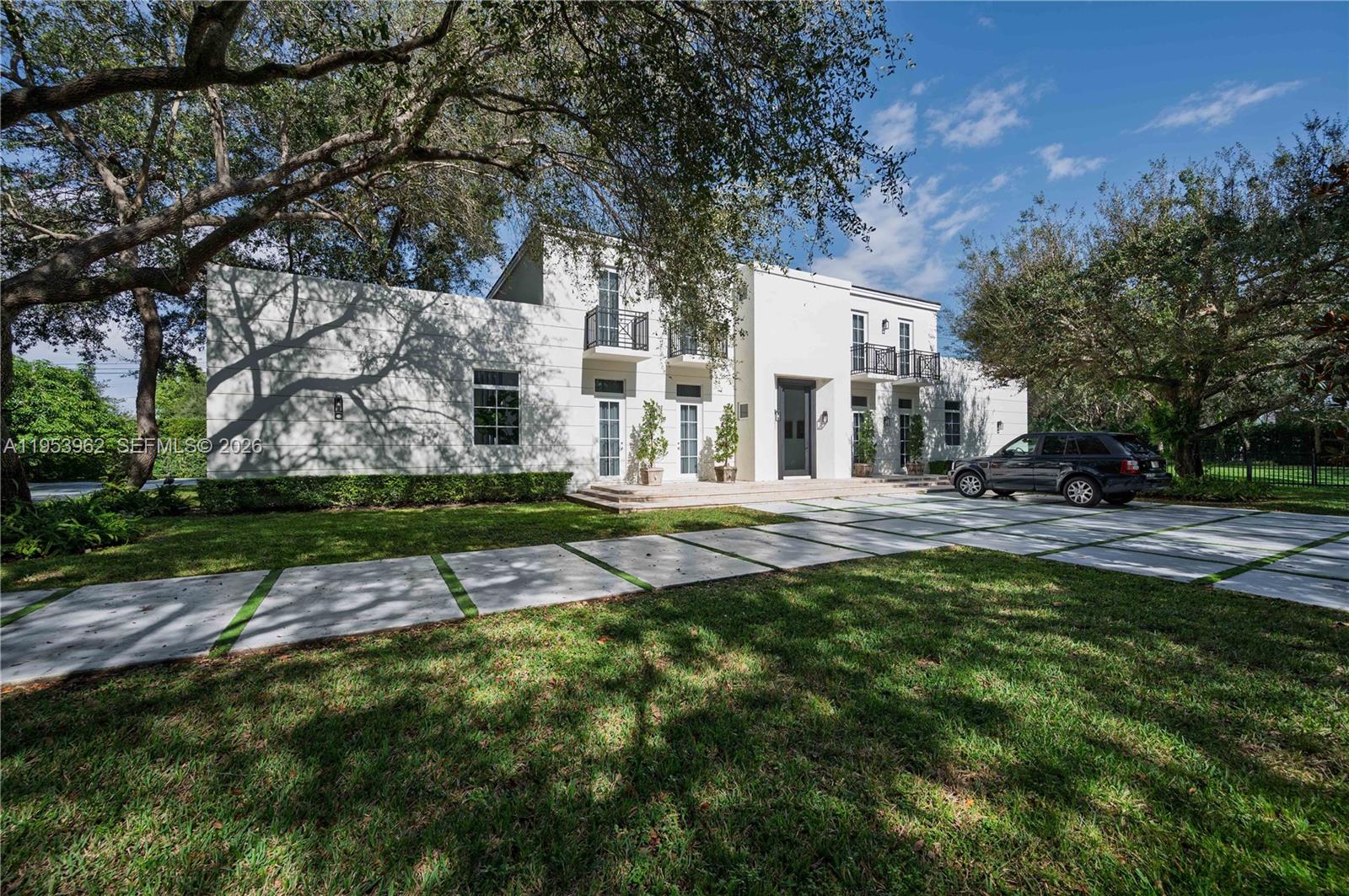 6355 SW 114th St #- Pinecrest, FL 33156