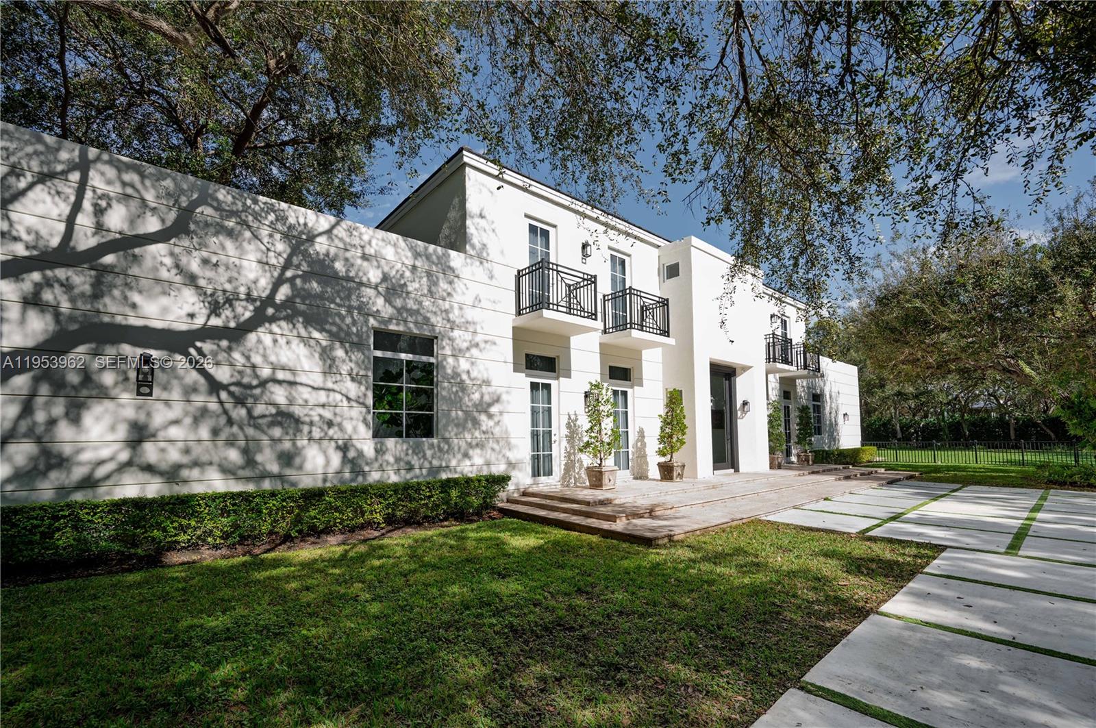 6355 SW 114th St #- Pinecrest, FL 33156