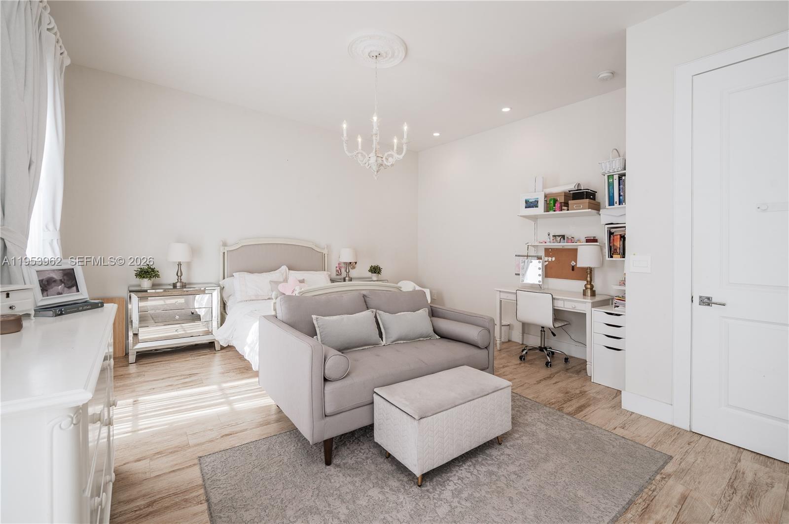 6355 SW 114th St #- Pinecrest, FL 33156