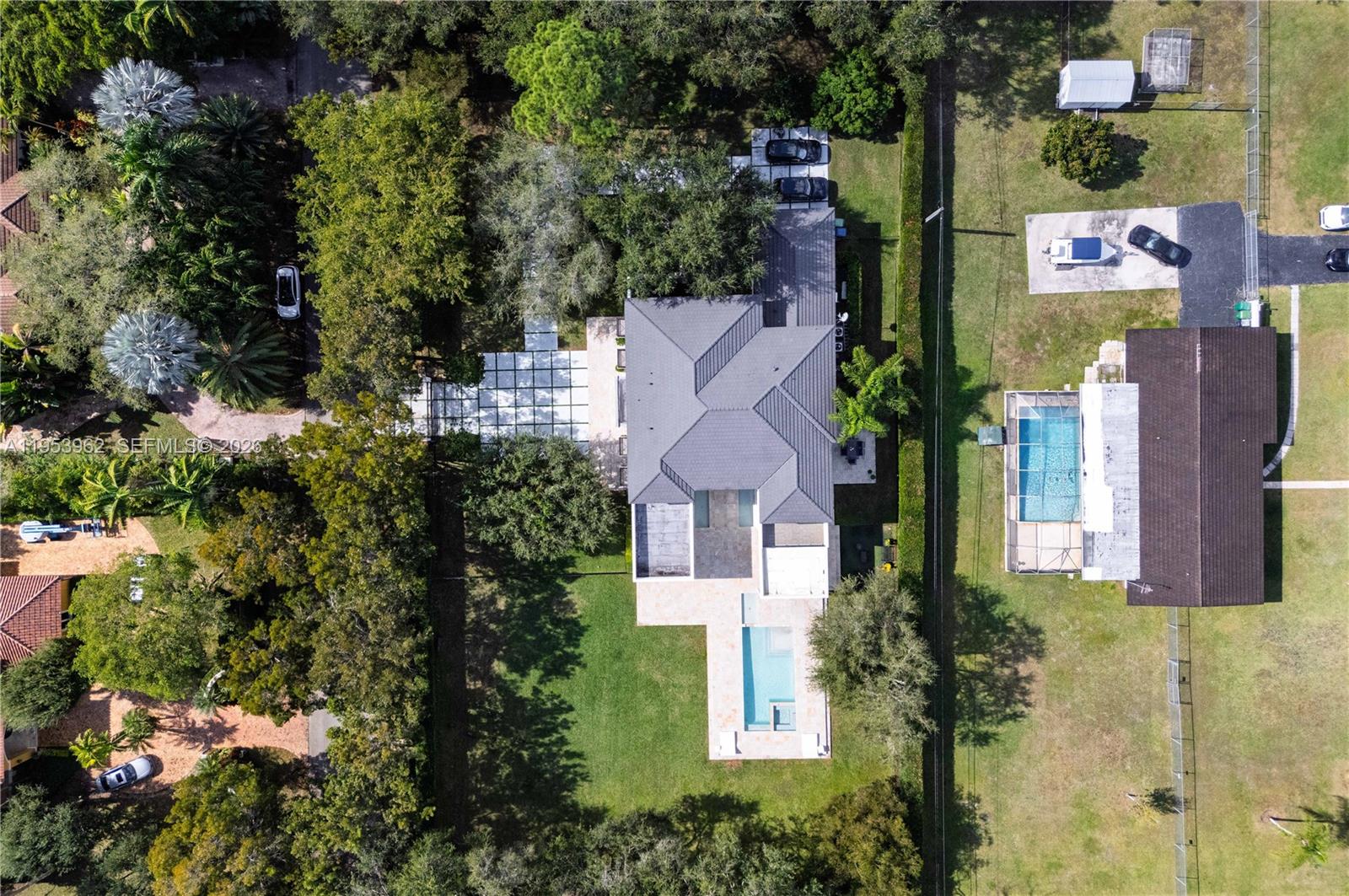 6355 SW 114th St #- Pinecrest, FL 33156