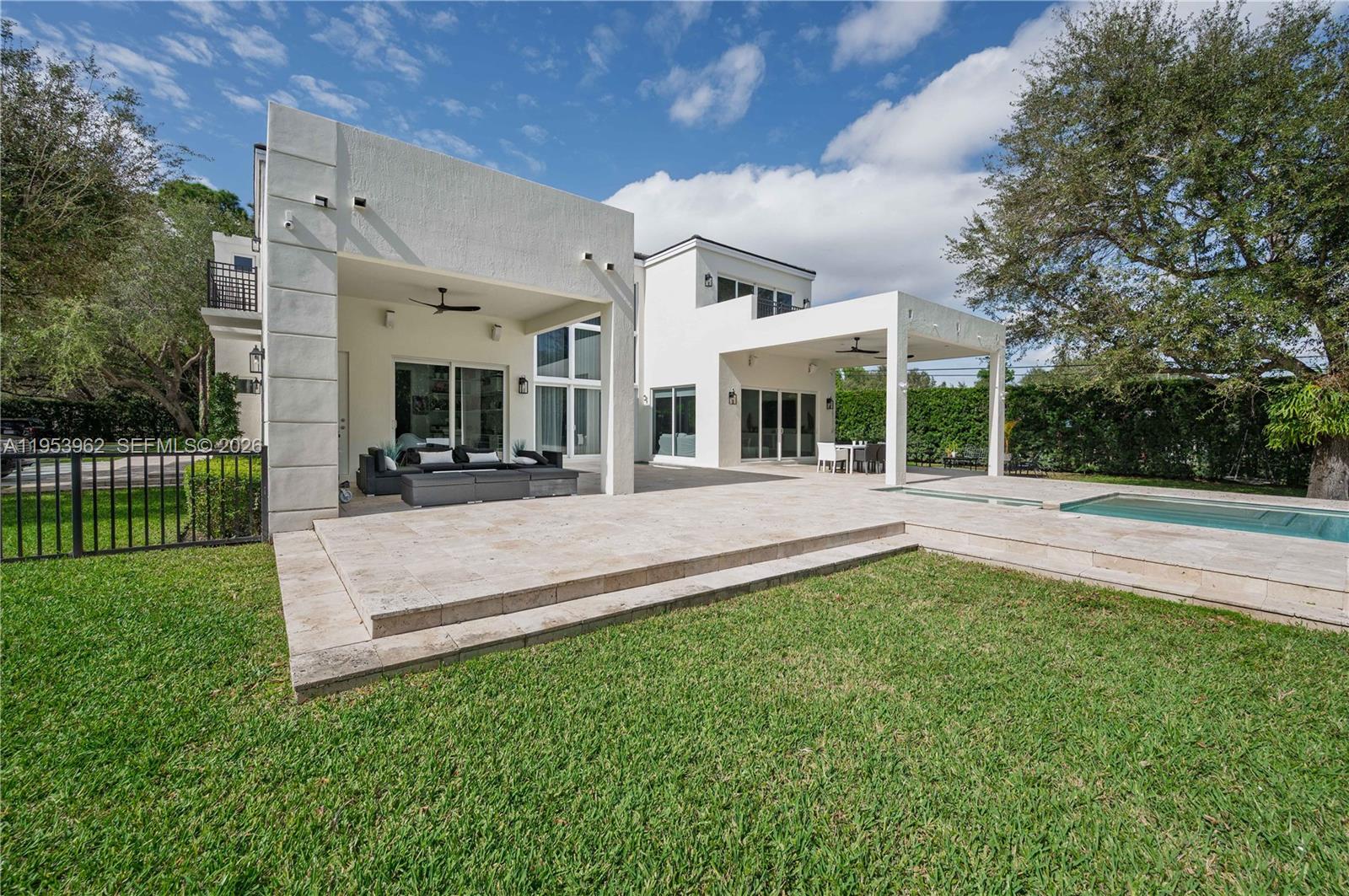 6355 SW 114th St #- Pinecrest, FL 33156