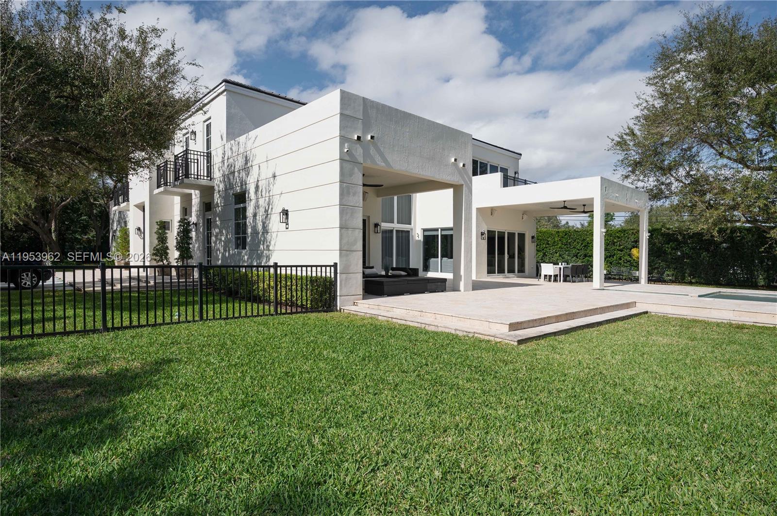 6355 SW 114th St #- Pinecrest, FL 33156