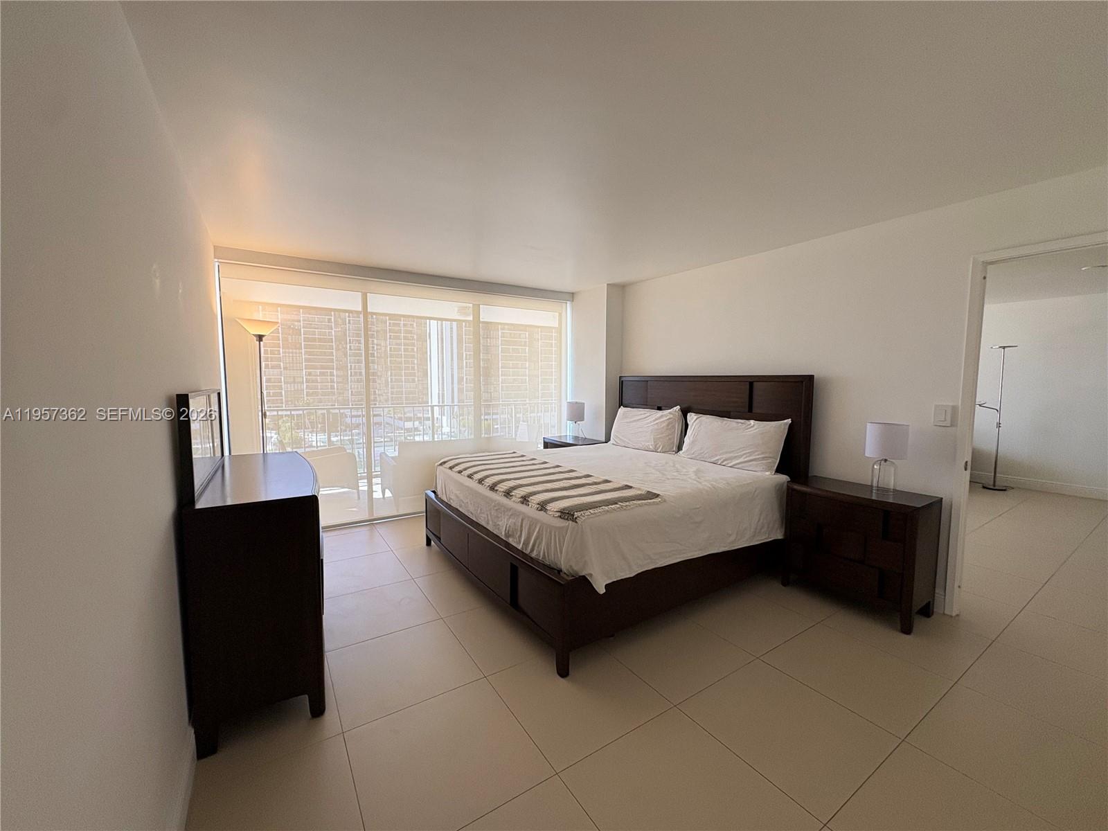 image Brickell Place I15