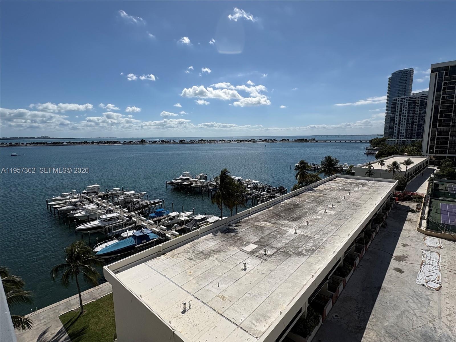 image Brickell Place I22