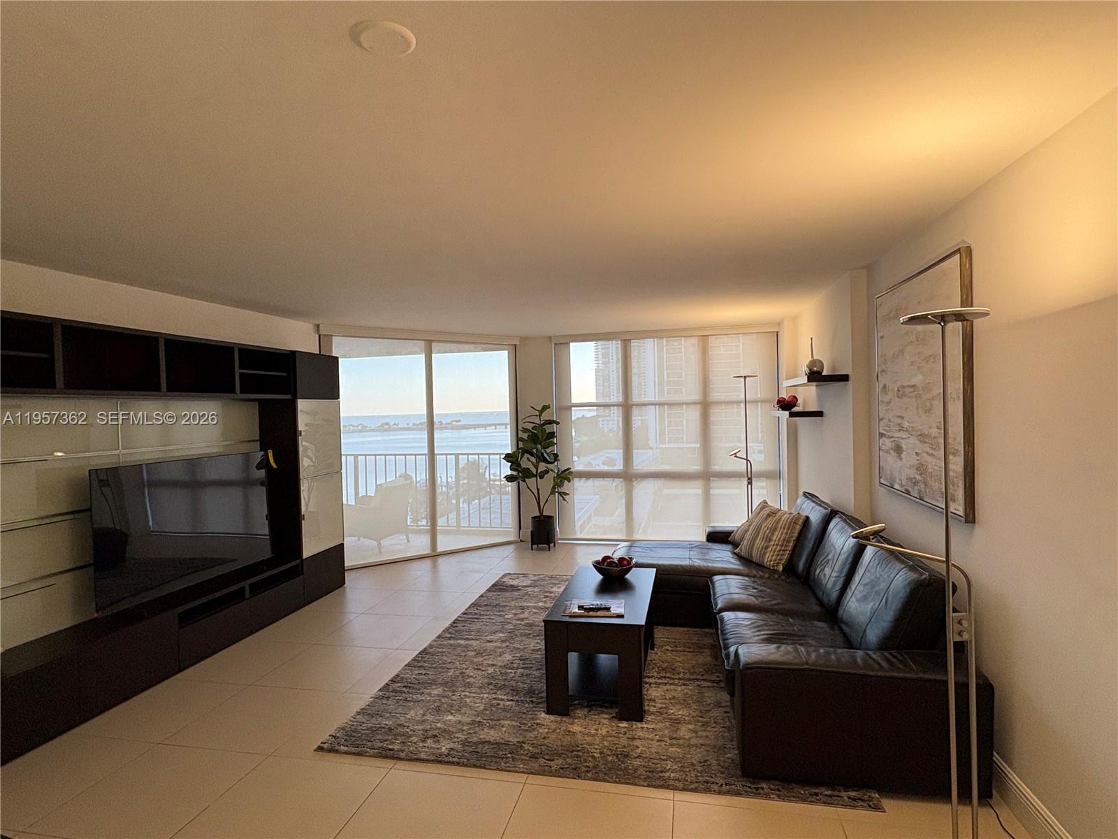 image Brickell Place I3