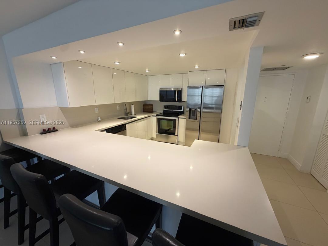 image Brickell Place I5