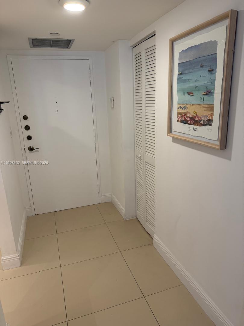 image Brickell Place I7