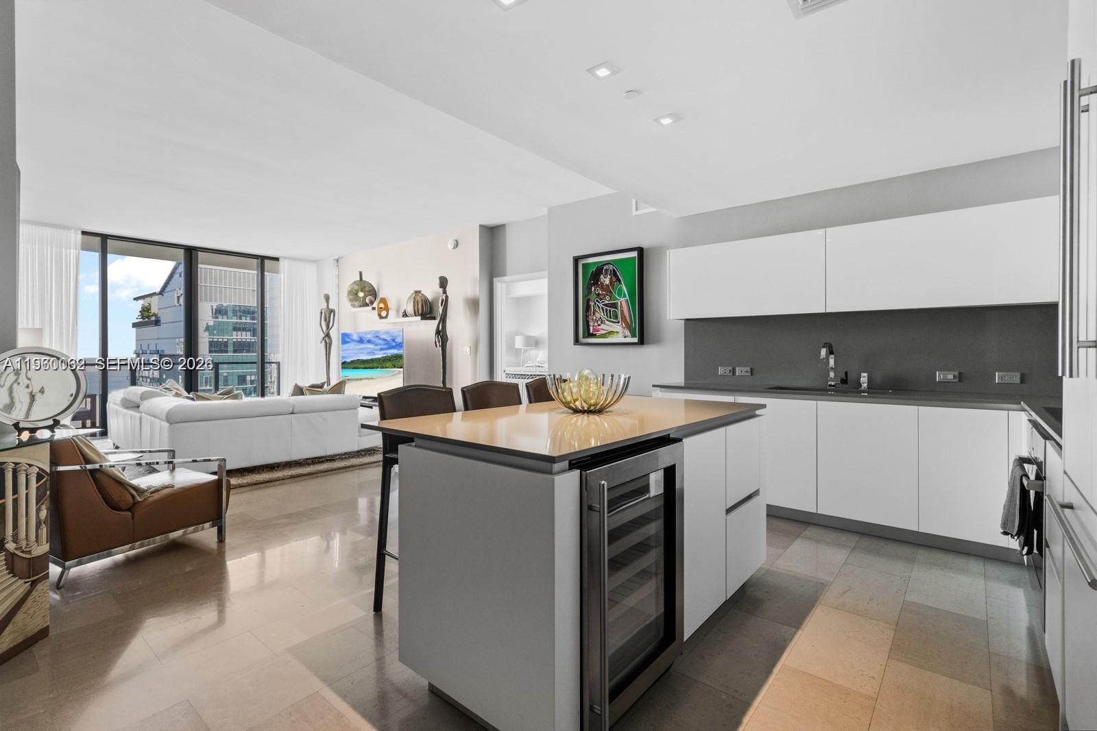 88 SW 7th St #3909 Miami, FL 33130