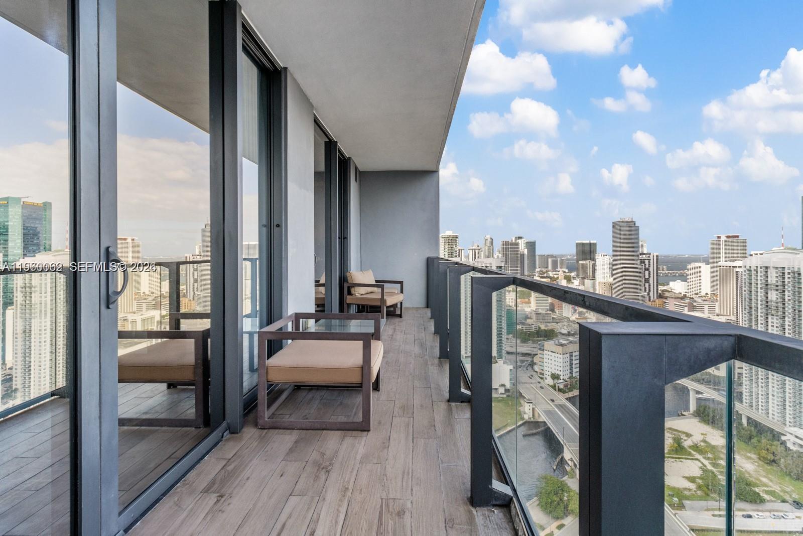 88 SW 7th St #3909 Miami, FL 33130