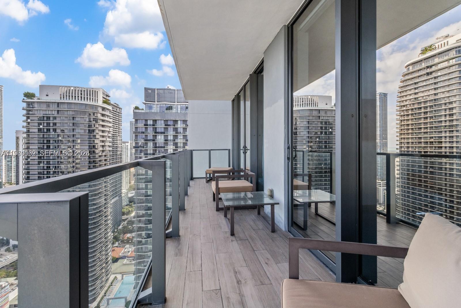 88 SW 7th St #3909 Miami, FL 33130