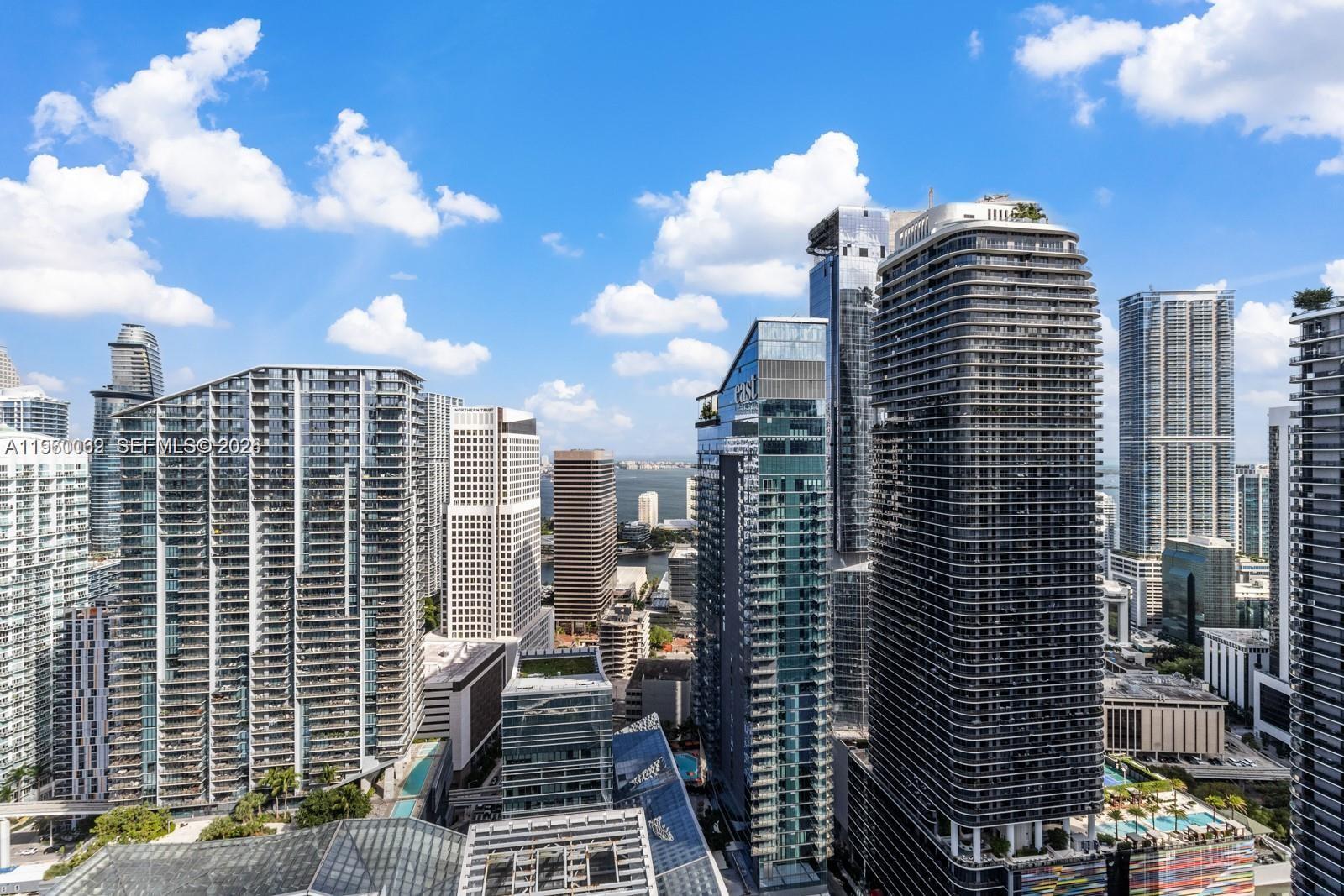 88 SW 7th St #3909 Miami, FL 33130