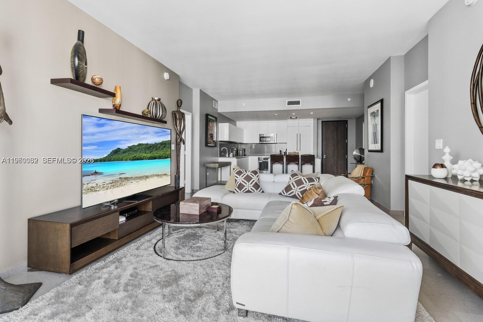 88 SW 7th St #3909 Miami, FL 33130