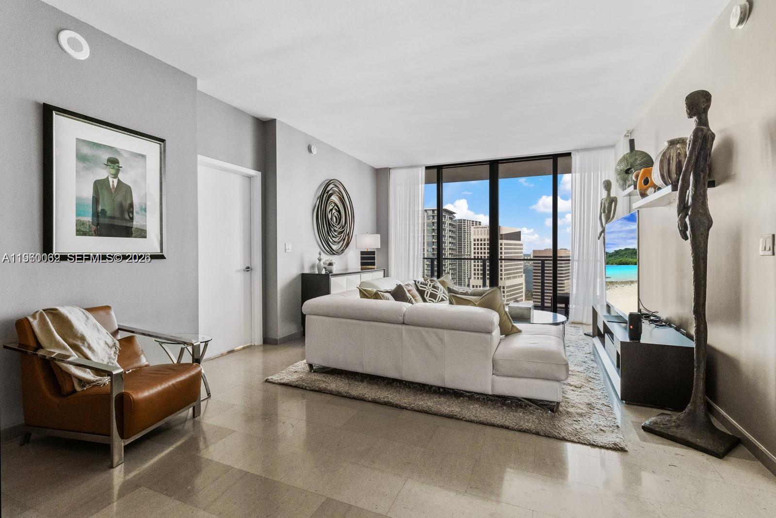 88 SW 7th St #3909 Miami, FL 33130