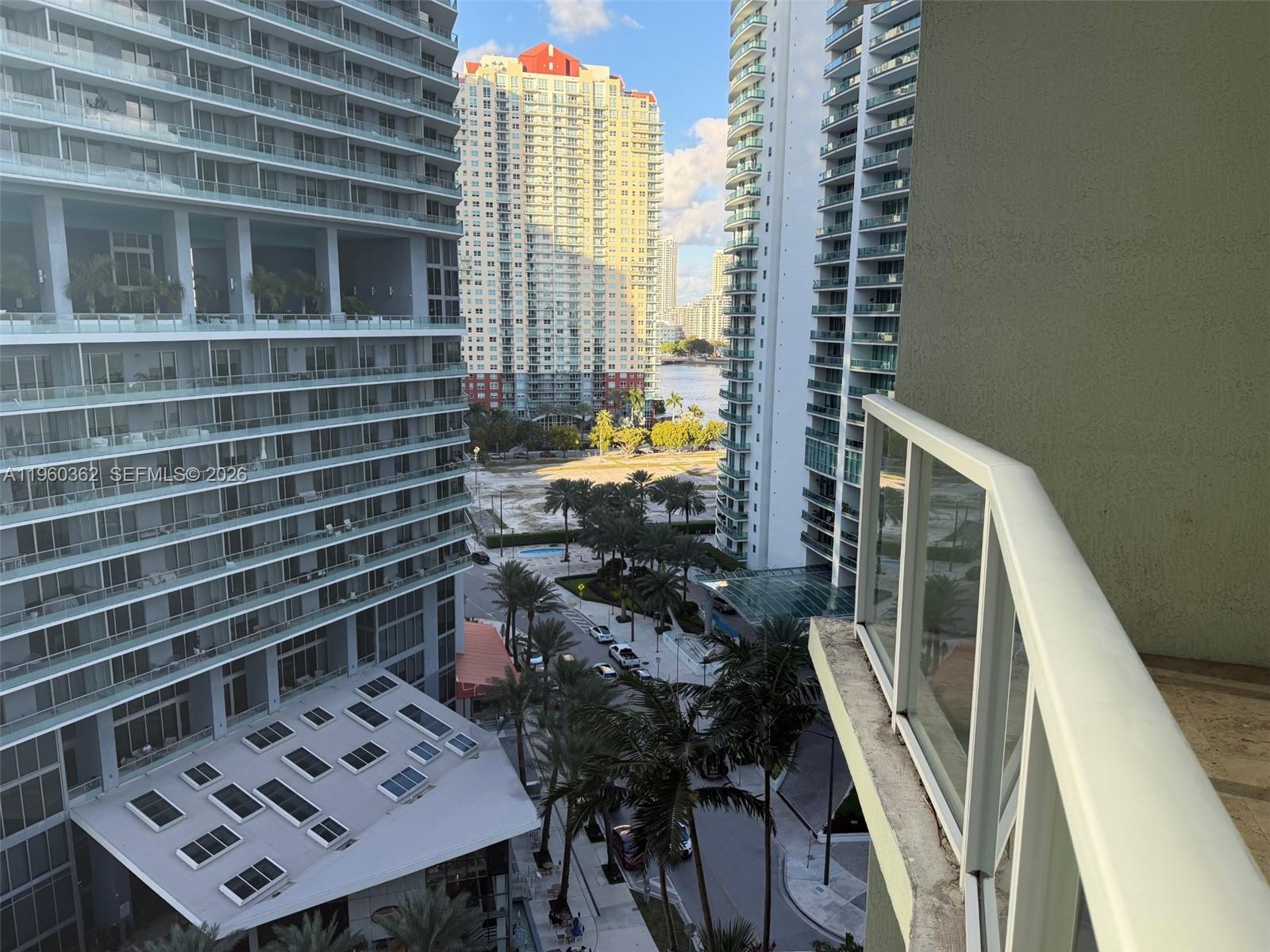 image Emerald at Brickell7